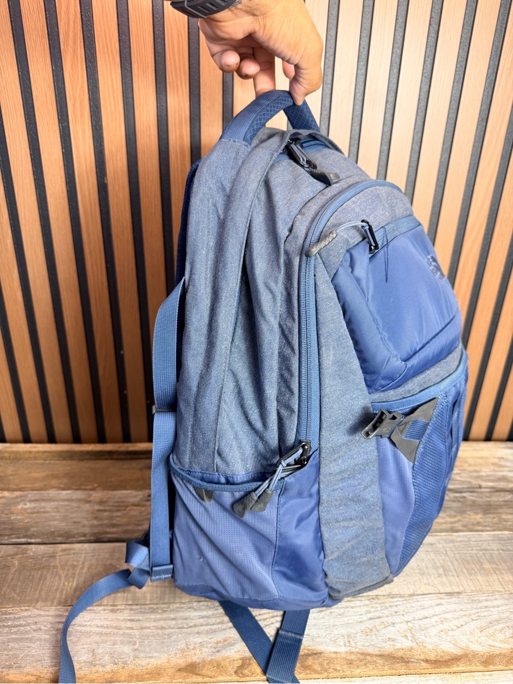 The North Face Recon Backpack - Picture 2 of 10